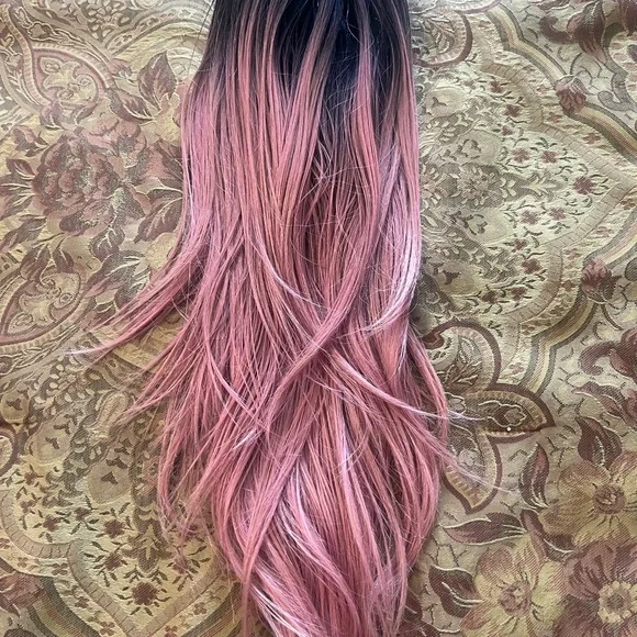 Elegant Pink Ombre wig 22 inches - Picture 2 of 2